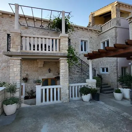 Stone House Apartments Didini Dvori Lumbarda Exterior photo