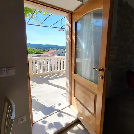 Stone House Apartments Didini Dvori Lumbarda Exterior photo