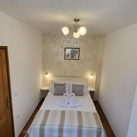 Stone House Apartments Didini Dvori Lumbarda Room photo