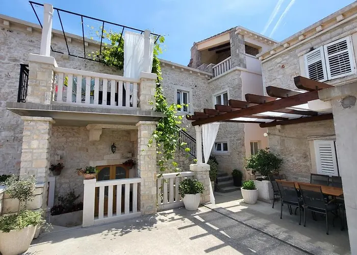 Stone House Apartments Didini Dvori Lumbarda