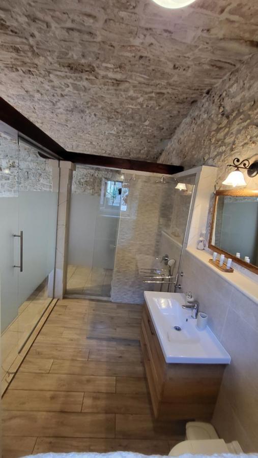 Stone House Didini Dvori *
