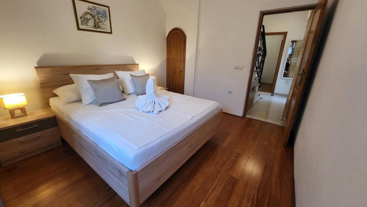 Stone House Didini Dvori *