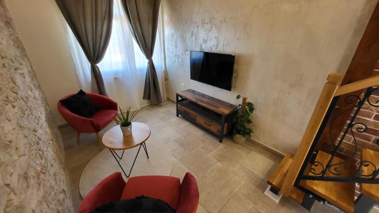 Apartment Stone House Didini Dvori *