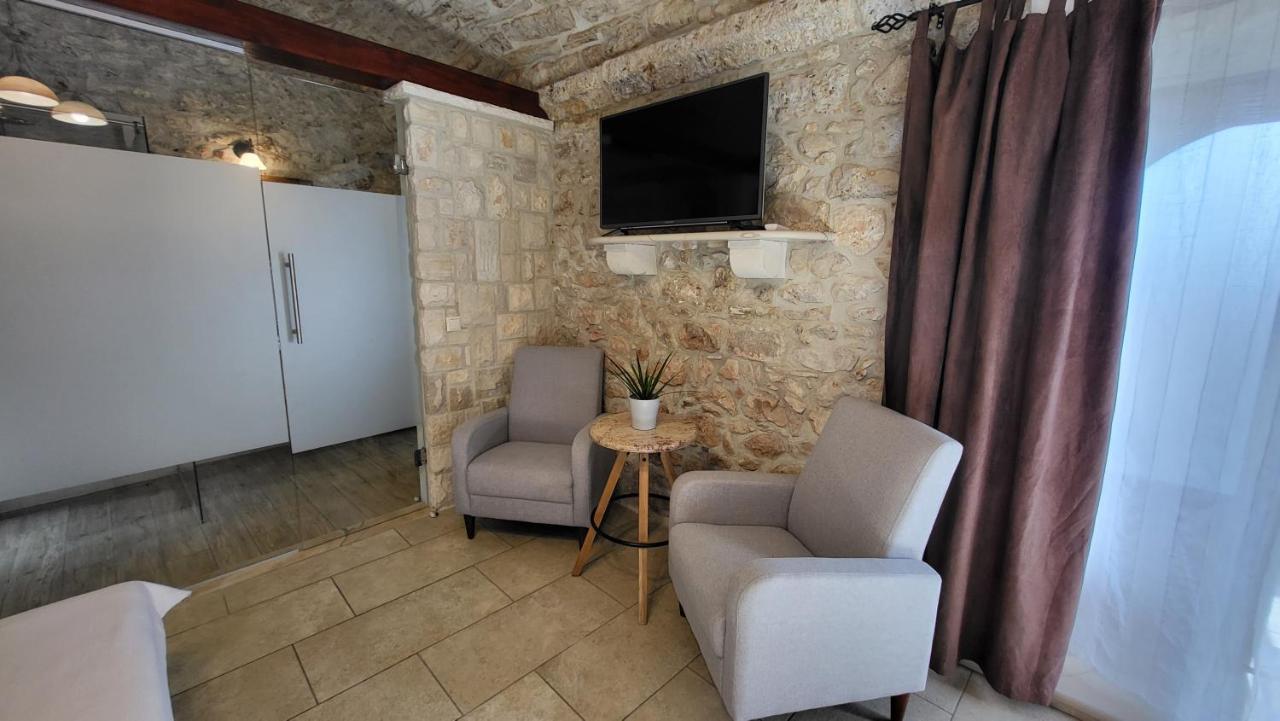 Stone House Didini Dvori *
