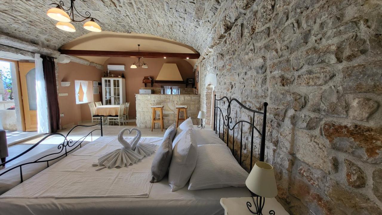 Stone House Didini Dvori Apartment *
