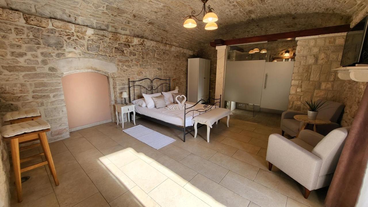 Apartment Stone House Didini Dvori Lumbarda