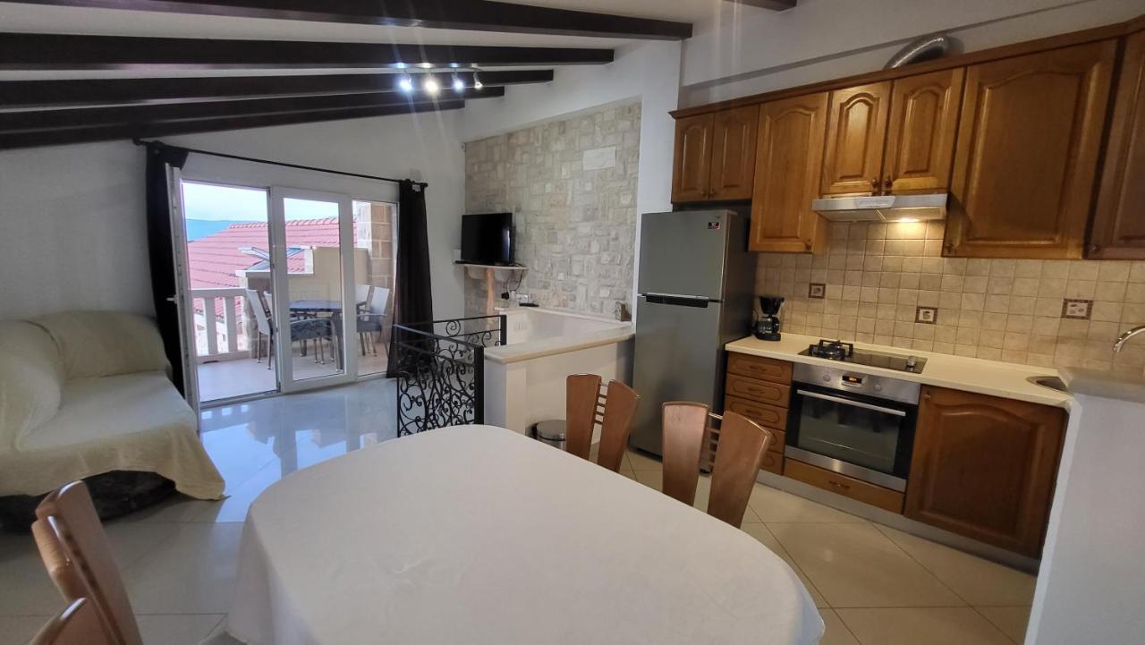Stone House Didini Dvori * Lumbarda