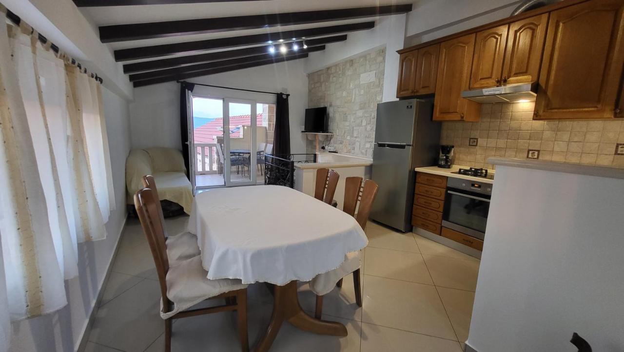Stone House Didini Dvori Apartment Lumbarda