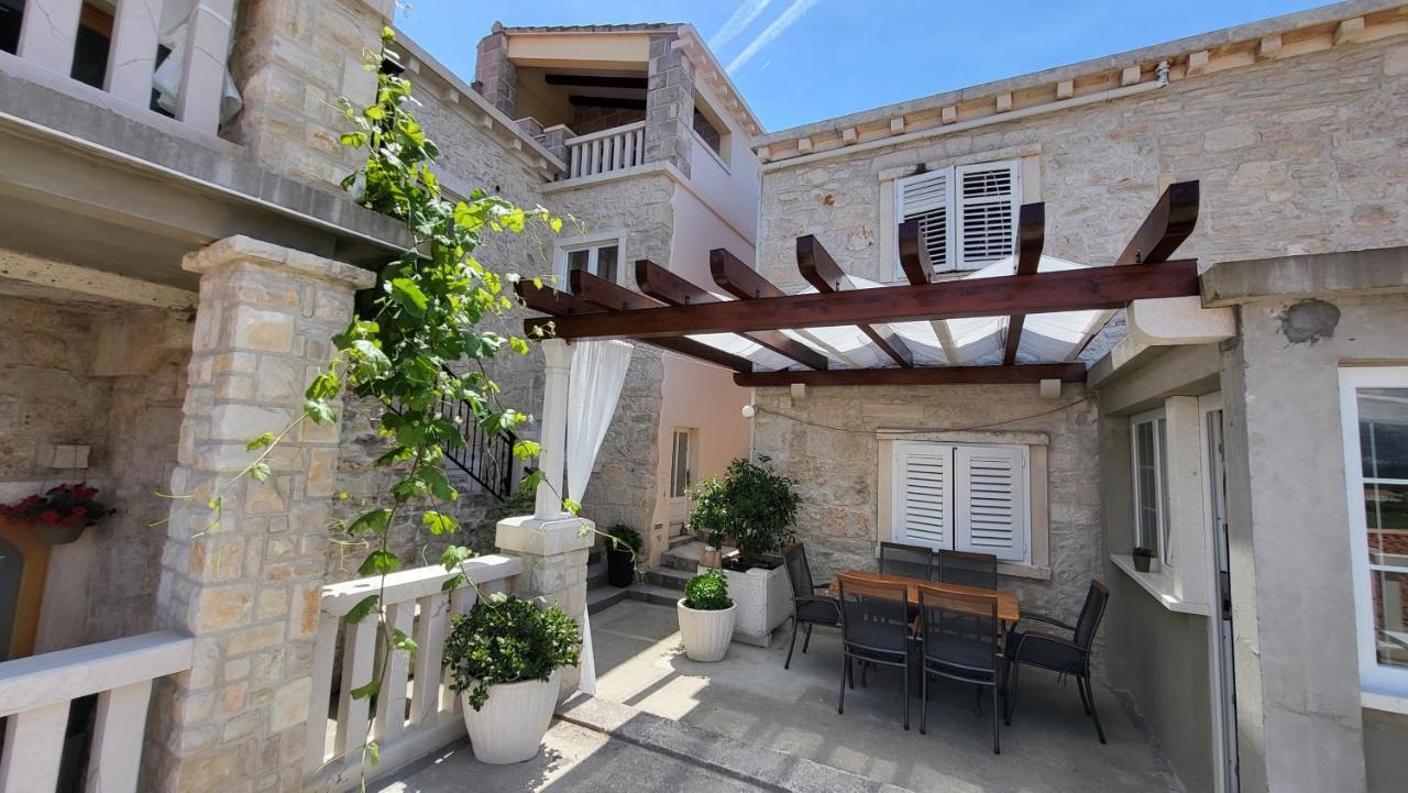 Apartment Stone House Didini Dvori