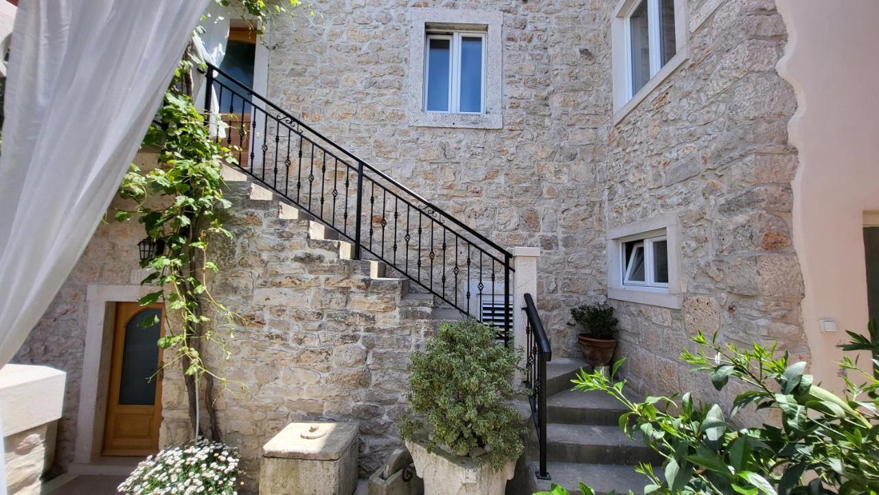 Apartment Stone House Didini Dvori