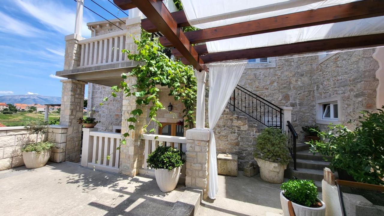 Apartment Stone House Didini Dvori Lumbarda